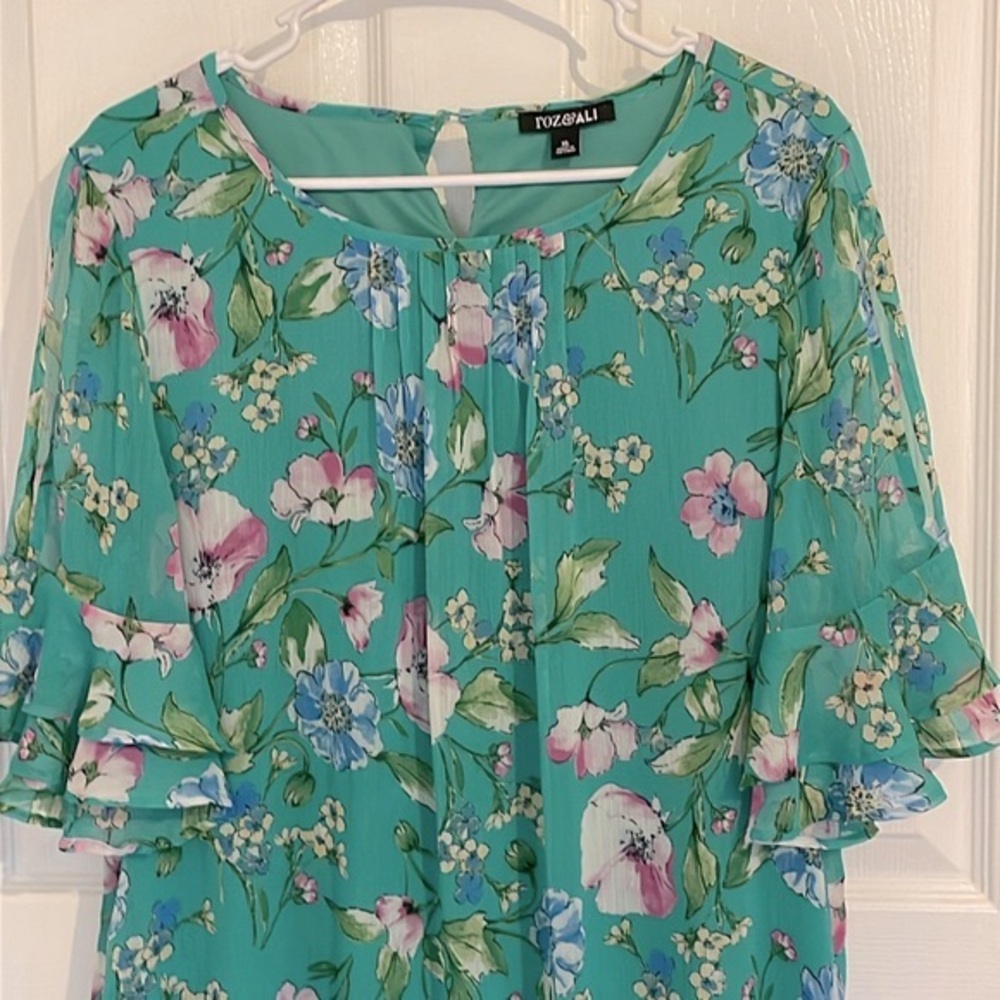 Roz&Ali Green Cold Shoulder Floral Blouse, Size XL